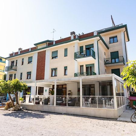 Hotel Regina Caorle Exterior photo